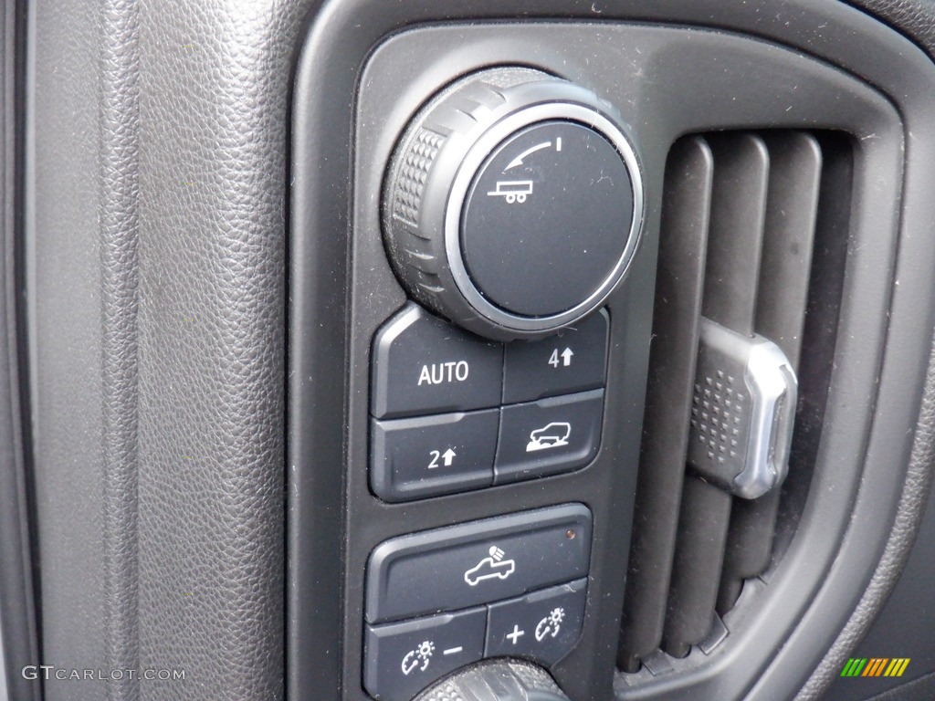 2021 Silverado 1500 Custom Crew Cab 4x4 - Silver Ice Metallic / Jet Black photo #3