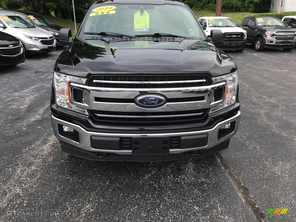 2019 F150 XLT SuperCrew 4x4 - Agate Black / Earth Gray photo #2