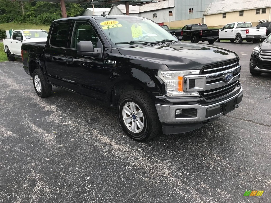2019 F150 XLT SuperCrew 4x4 - Agate Black / Earth Gray photo #4