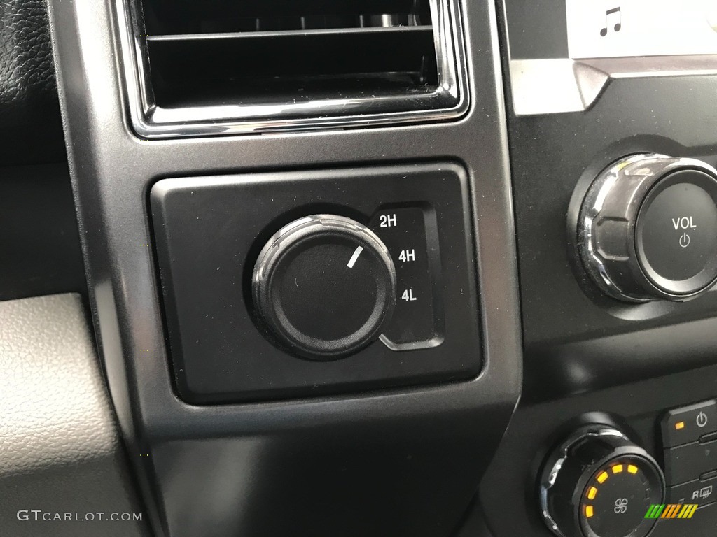 2019 F150 XLT SuperCrew 4x4 - Agate Black / Earth Gray photo #19