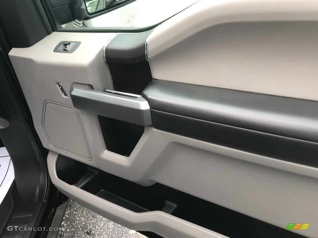 2019 F150 XLT SuperCrew 4x4 - Agate Black / Earth Gray photo #25