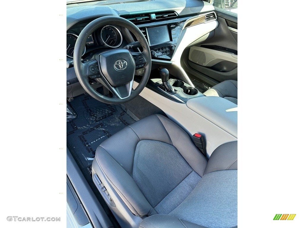 2018 Camry LE - Celestial Silver Metallic / Ash photo #11