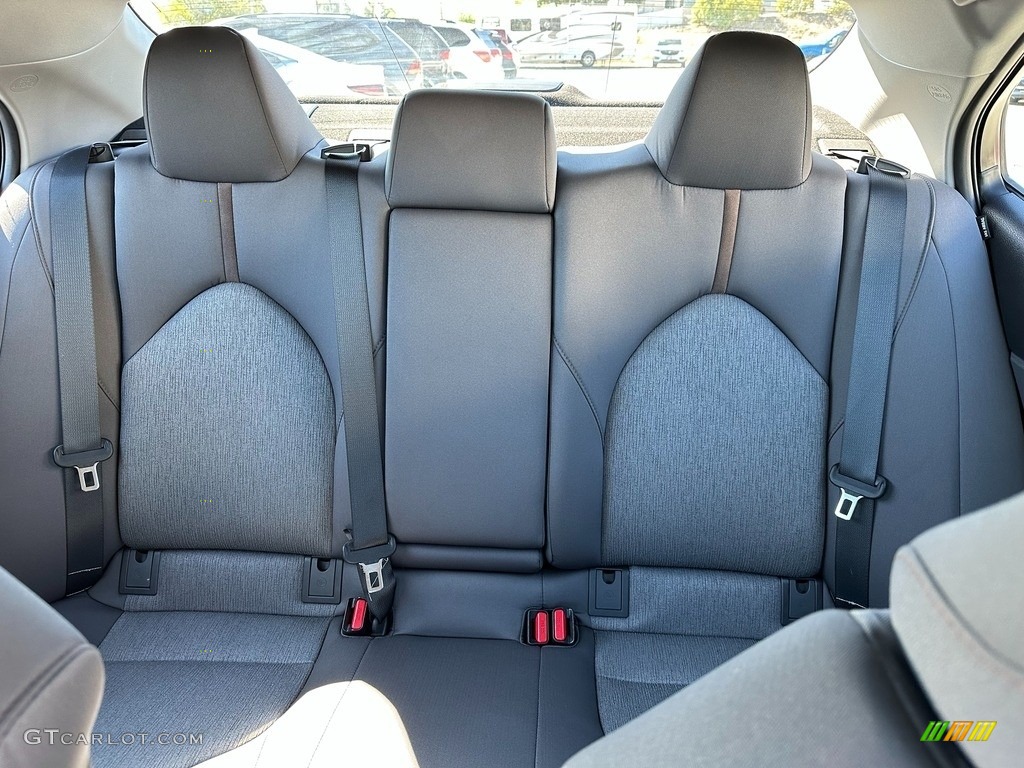 2018 Camry LE - Celestial Silver Metallic / Ash photo #14