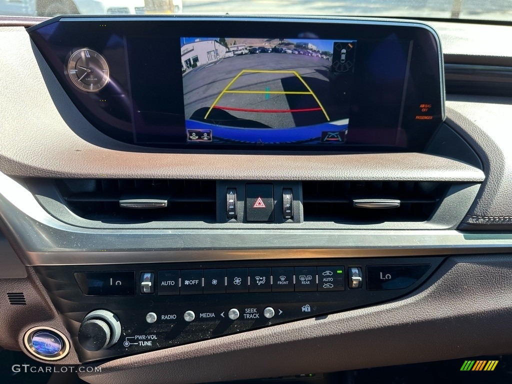 2019 ES 300h - Eminent White Pearl / Flaxen photo #10