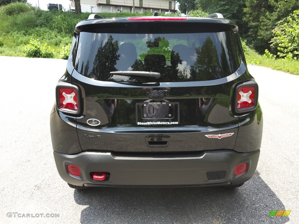 2023 Renegade Trailhawk 4x4 - Black / Black photo #7