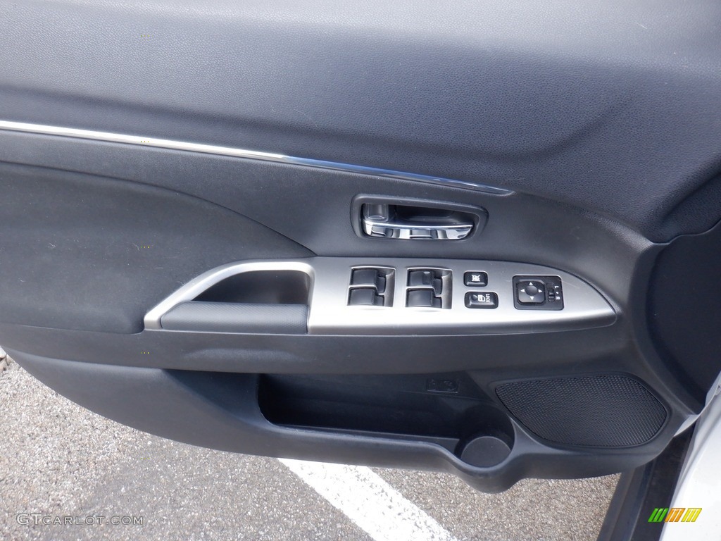 2019 Mitsubishi Outlander Sport ES AWC Door Panel Photos