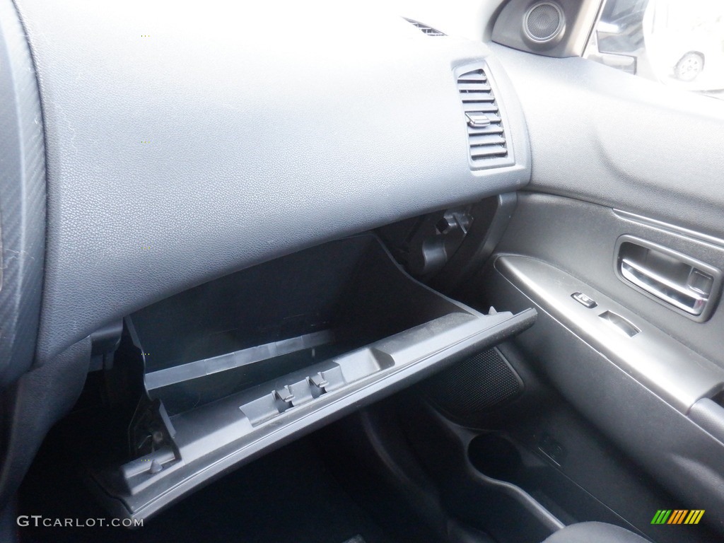 2019 Outlander Sport ES AWC - Pearl White / Black photo #23