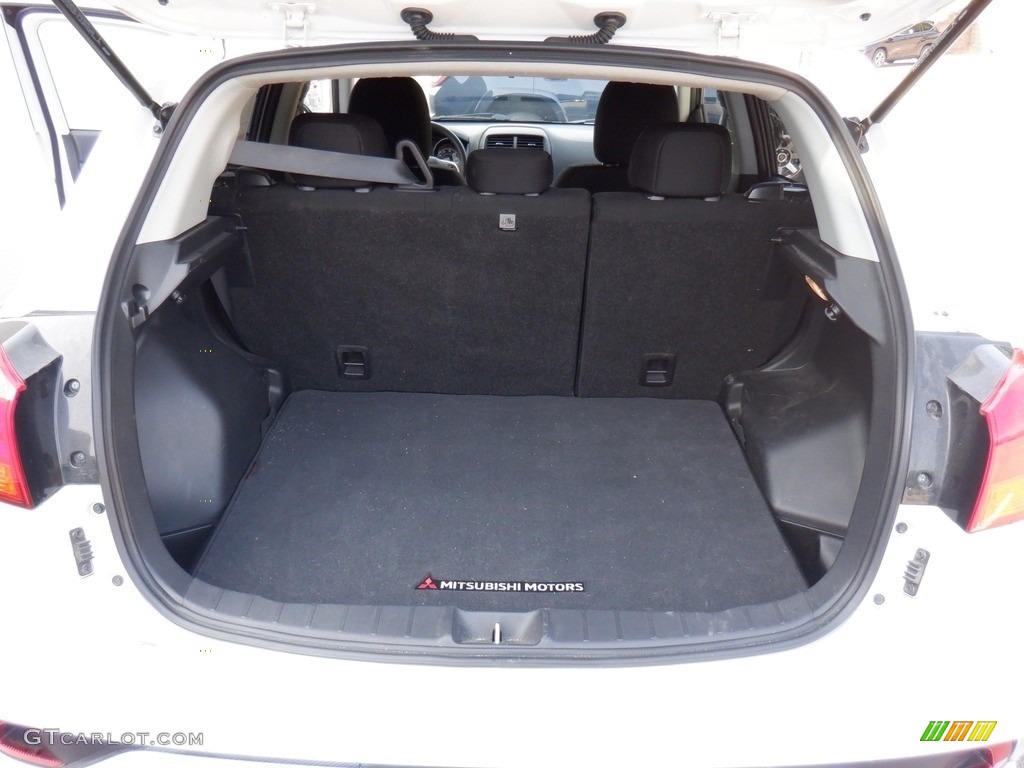 2019 Mitsubishi Outlander Sport ES AWC Trunk Photos