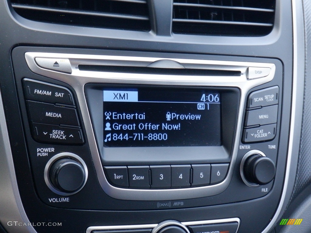 2016 Hyundai Accent SE Sedan Controls Photo #146384431