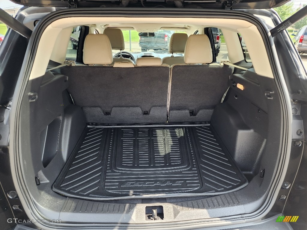 2015 Escape SE - Tuxedo Black Metallic / Medium Light Stone photo #18