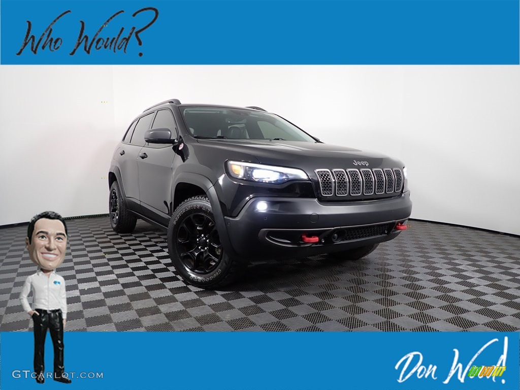 Diamond Black Crystal Pearl Jeep Cherokee