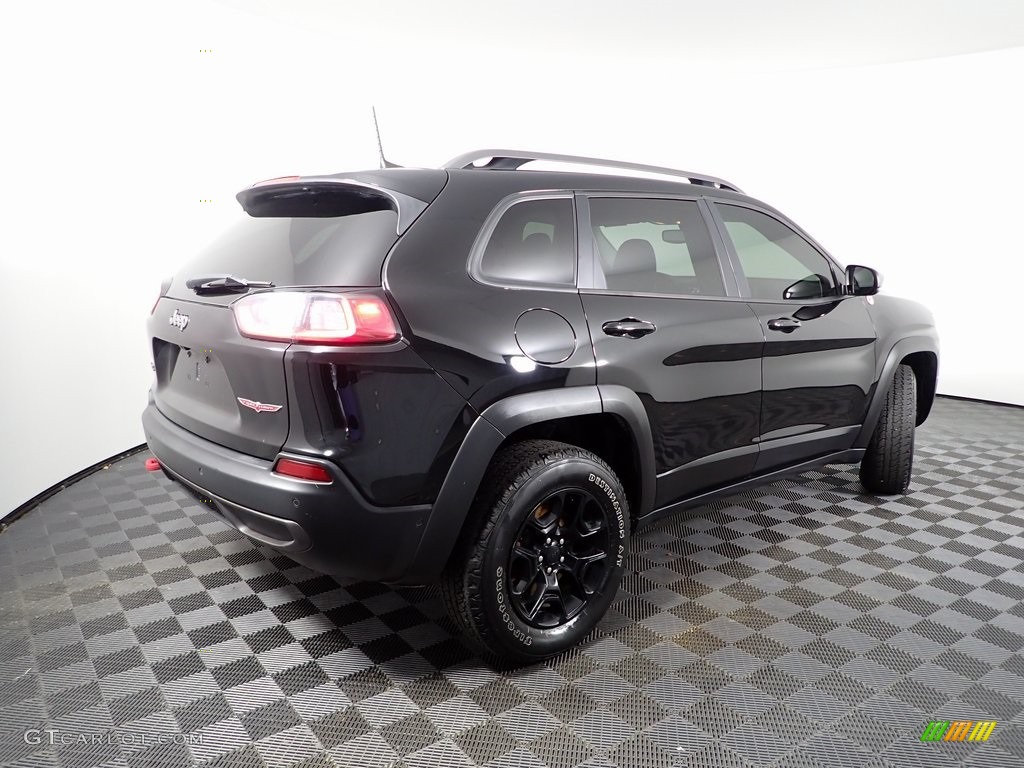 2019 Cherokee Trailhawk 4x4 - Diamond Black Crystal Pearl / Black photo #11