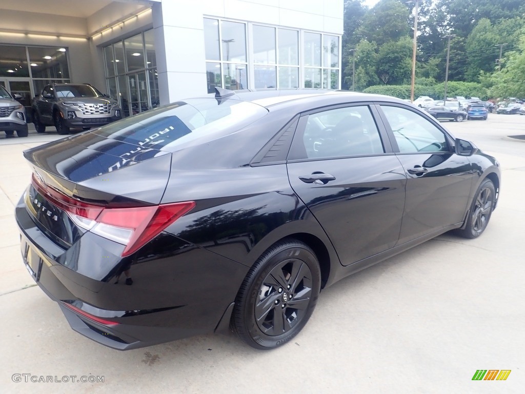 2023 Elantra SEL - Phantom Black / Black photo #2