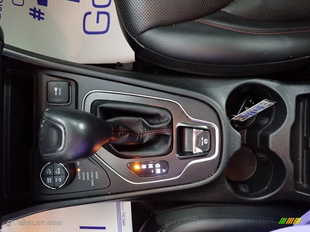 2019 Cherokee Trailhawk 4x4 - Diamond Black Crystal Pearl / Black photo #21