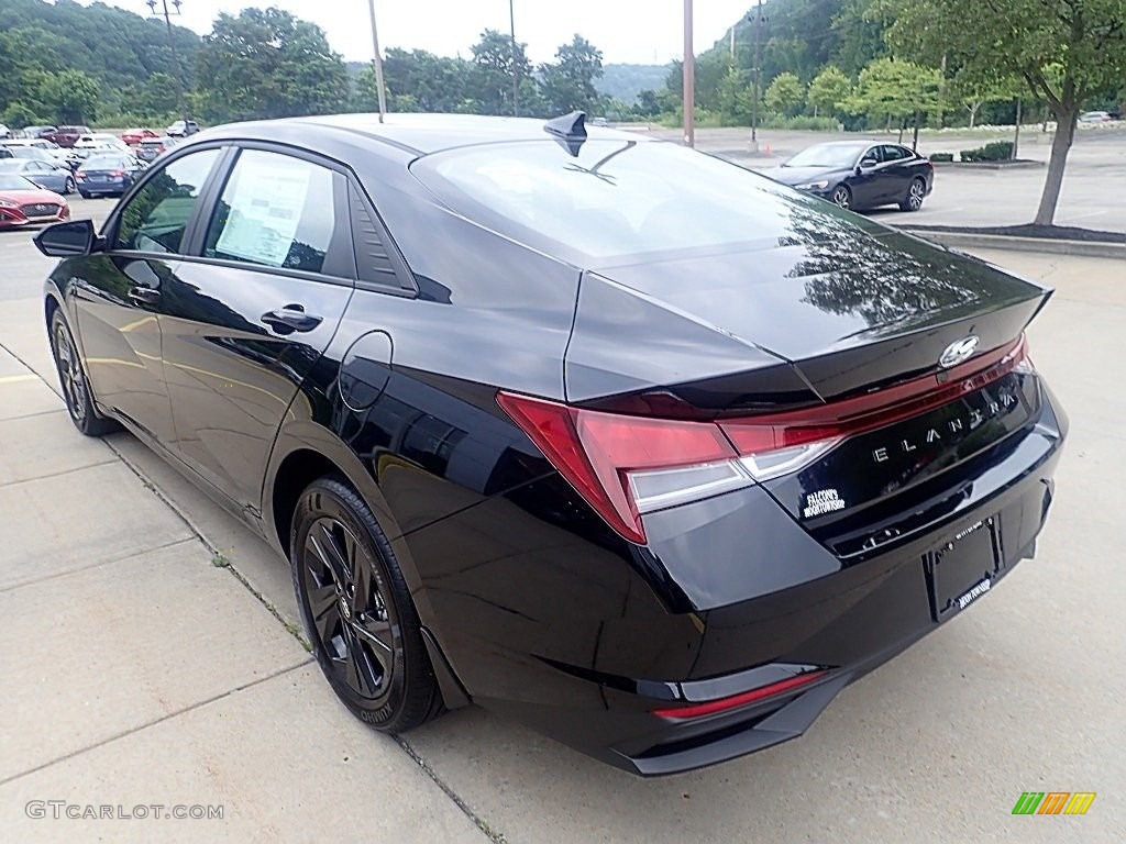 2023 Elantra SEL - Phantom Black / Black photo #5