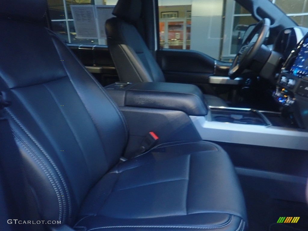 2022 F350 Super Duty Lariat Crew Cab 4x4 - Oxford White / Black Onyx photo #11