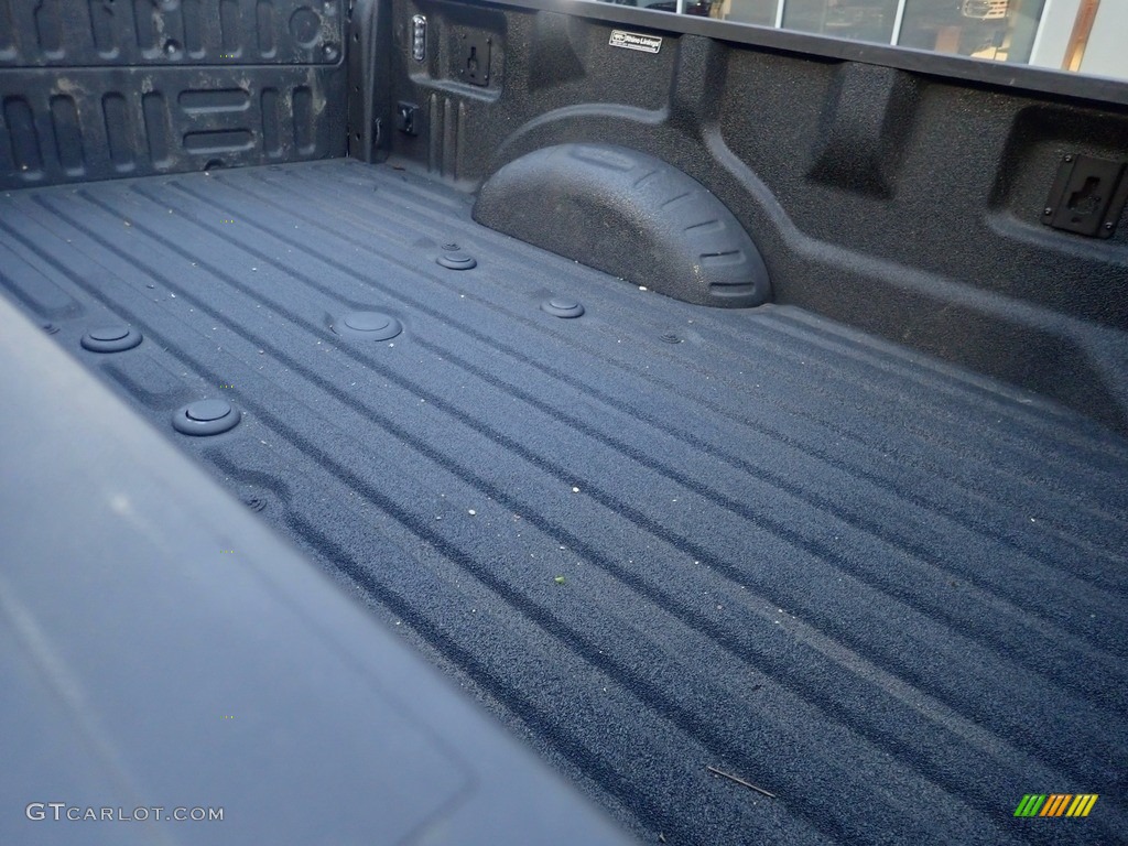 2022 F350 Super Duty Lariat Crew Cab 4x4 - Oxford White / Black Onyx photo #17