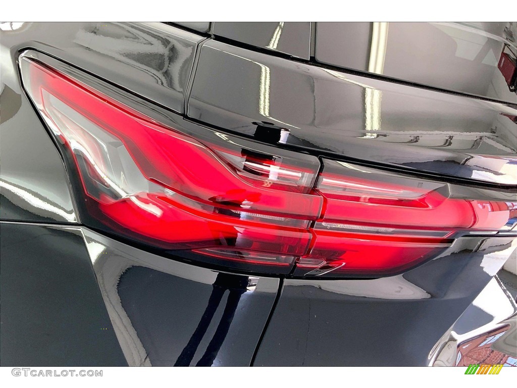 2022 Traverse Premier - Mosaic Black Metallic / Jet Black photo #28