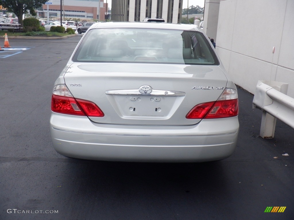 2004 Avalon XLS - Lunar Mist Metallic / Stone photo #6