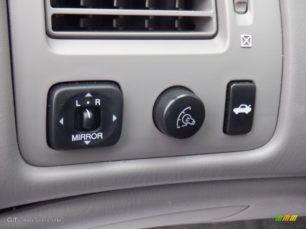 2004 Toyota Avalon XLS Controls Photo #146389455