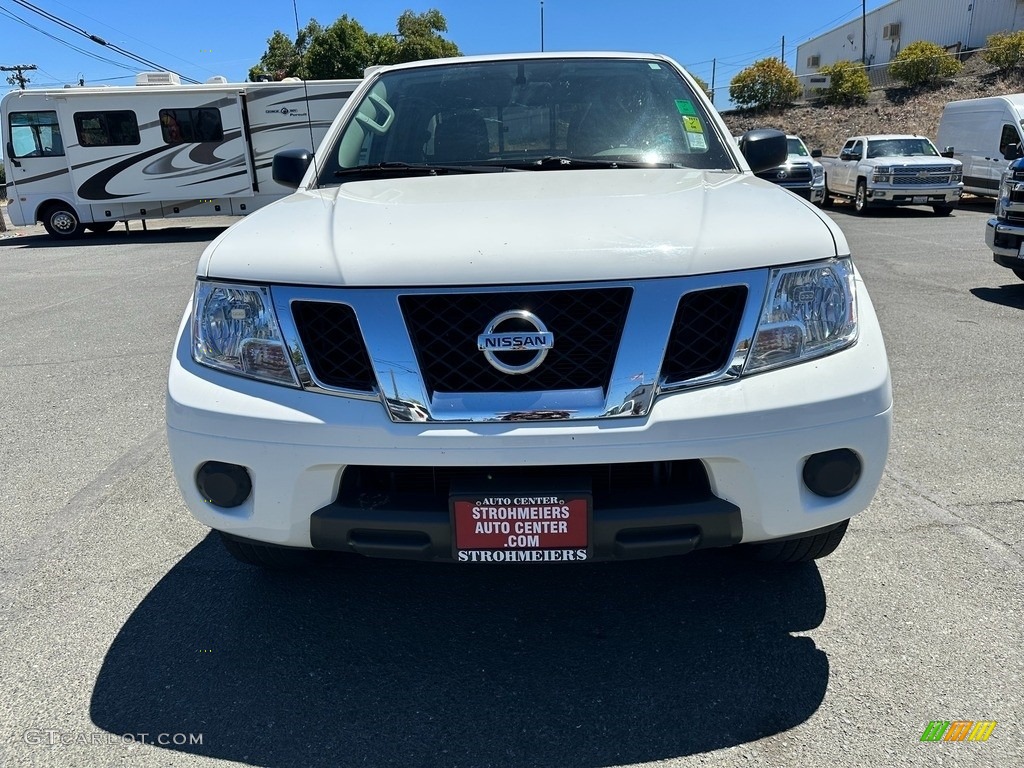 2019 Frontier SV Crew Cab - Glacier White / Steel photo #2