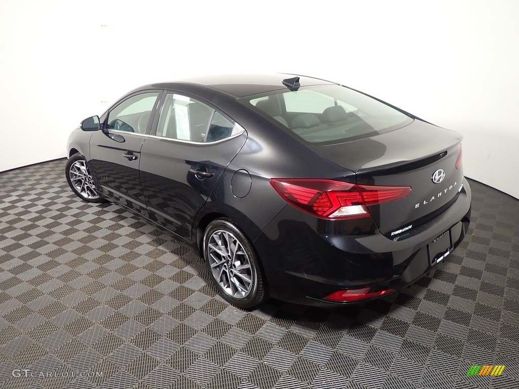 2020 Elantra Limited - Phantom Black / Black photo #10