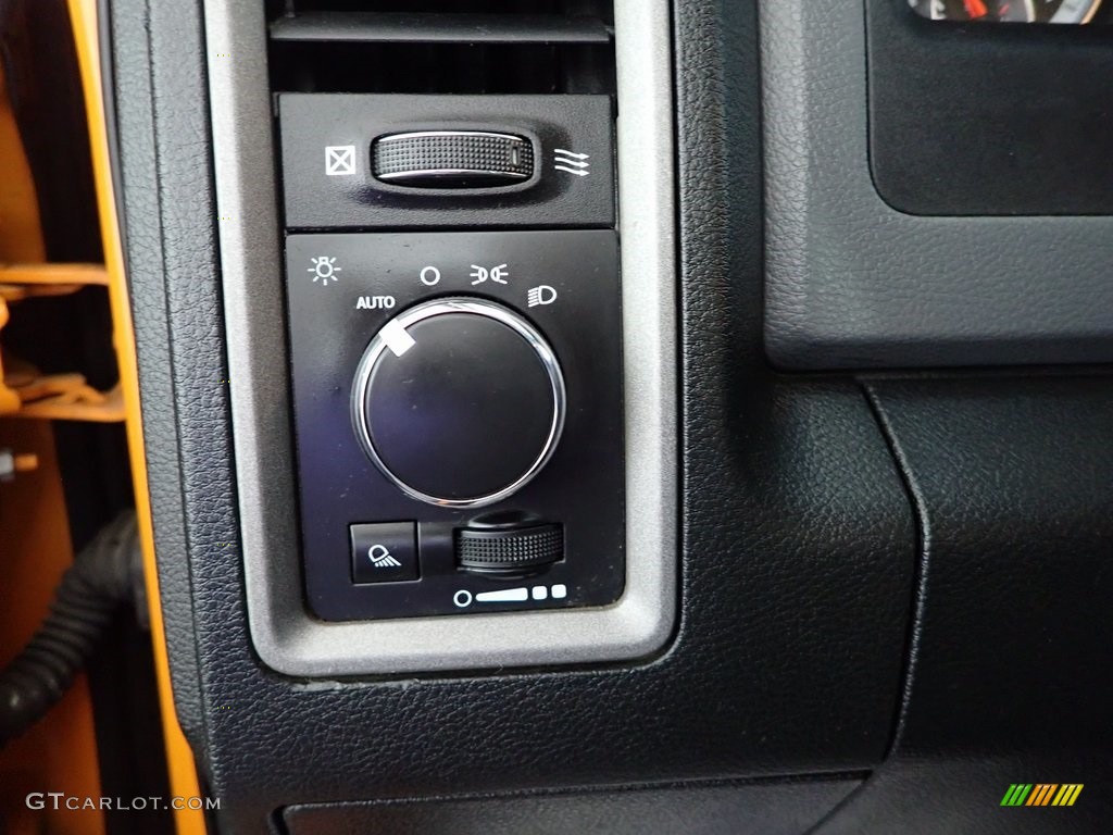 2015 Ram 2500 Tradesman Crew Cab 4x4 Controls Photo #146392165