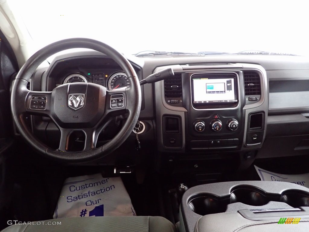 2015 Ram 2500 Tradesman Crew Cab 4x4 Black/Diesel Gray Dashboard Photo #146392278