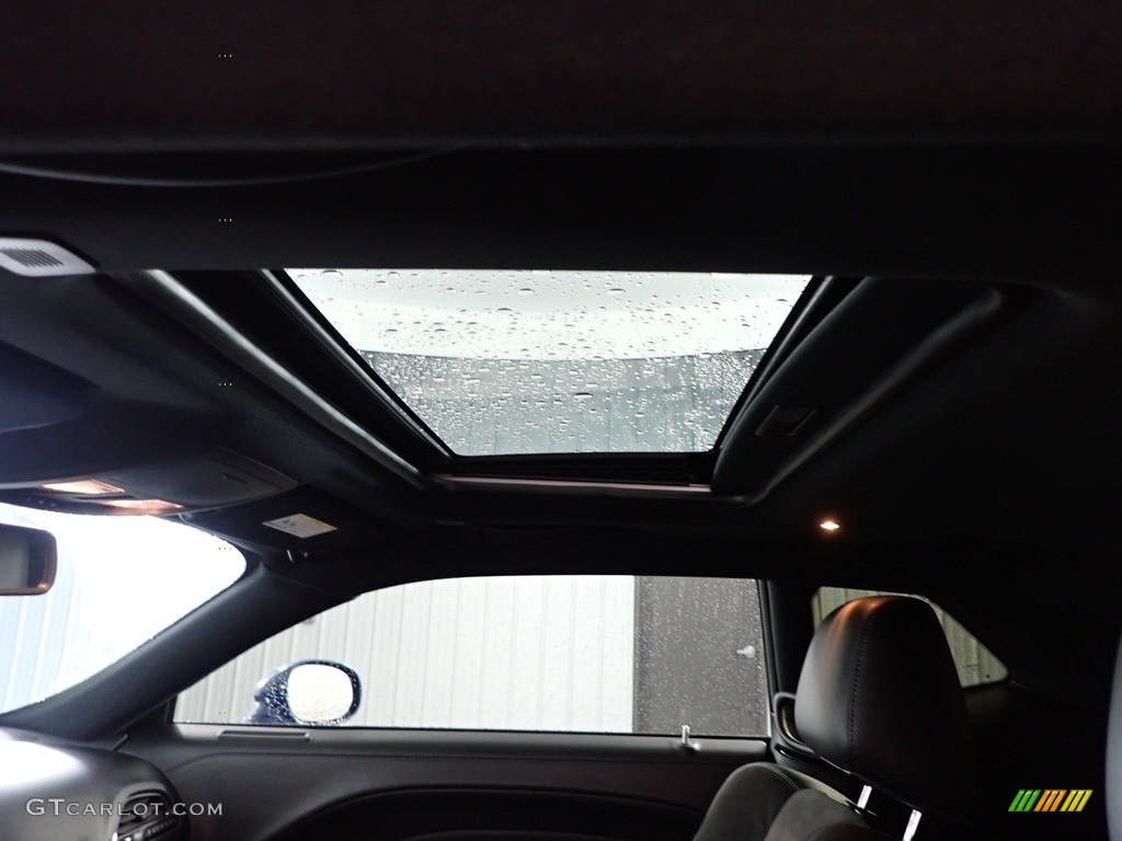 2022 Challenger R/T Scat Pack Shaker - Frostbite / Black photo #2