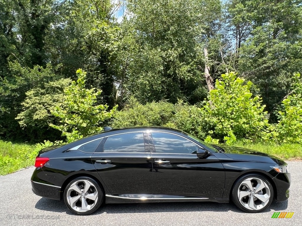Crystal Black Pearl 2019 Honda Accord Touring Sedan Exterior Photo #146393981