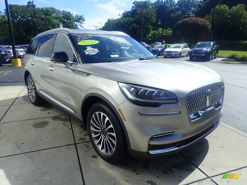 2023 Lincoln Aviator Reserve AWD Exterior Photos