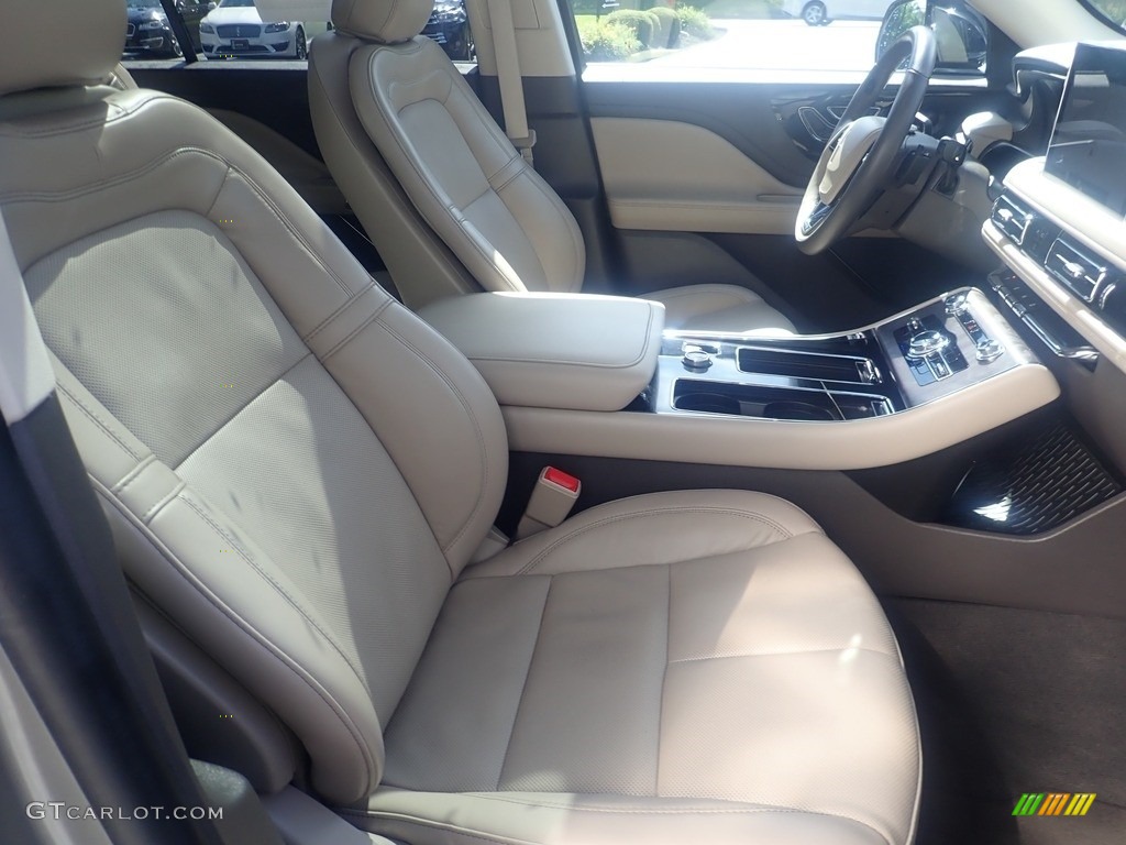 2023 Lincoln Aviator Reserve AWD Front Seat Photos