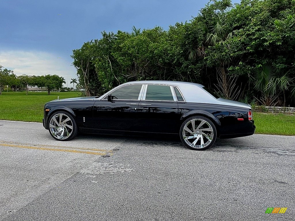 2004 Phantom  - Black / Black/Silver photo #1
