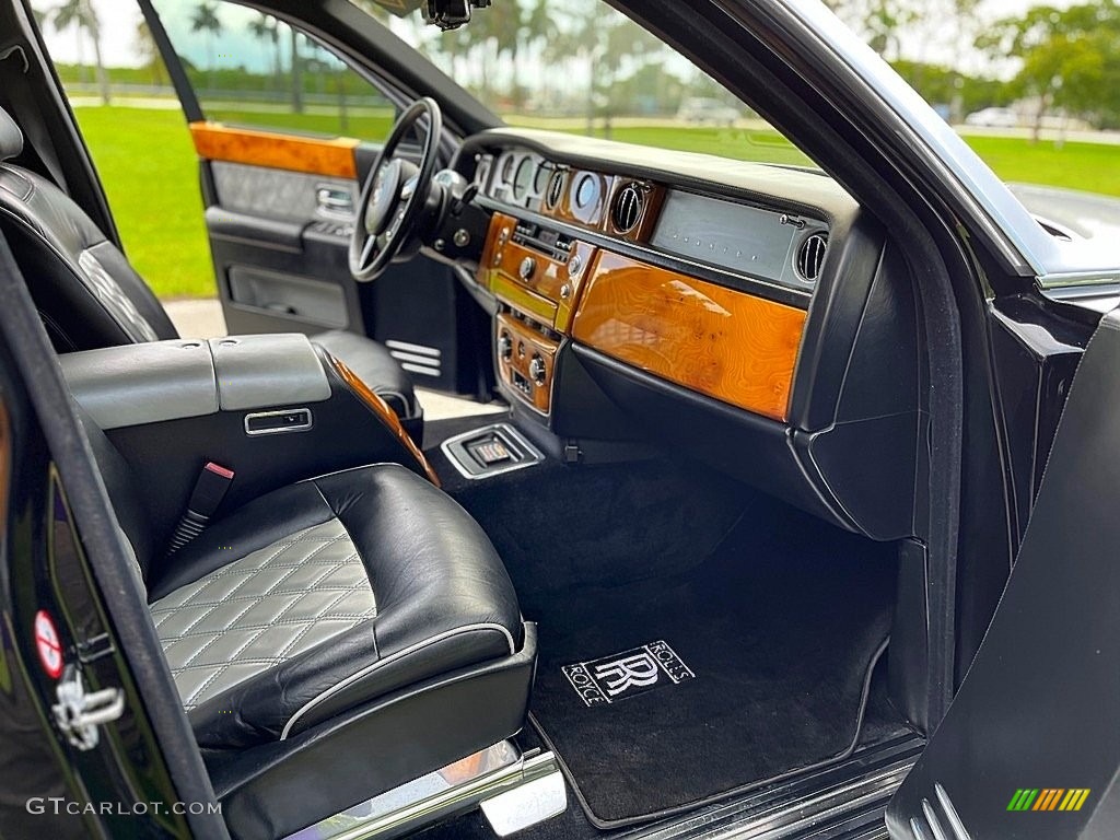 Black/Silver Interior 2004 Rolls-Royce Phantom Standard Phantom Model Photo #146404902
