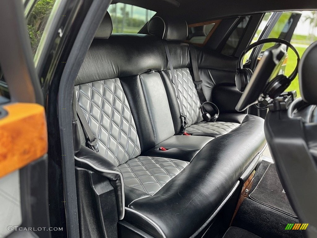 Black/Silver Interior 2004 Rolls-Royce Phantom Standard Phantom Model Photo #146405046