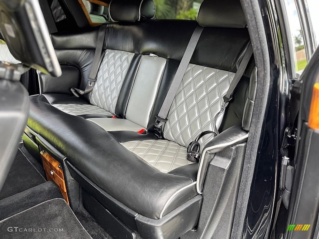 2004 Rolls-Royce Phantom Standard Phantom Model Rear Seat Photo #146405067