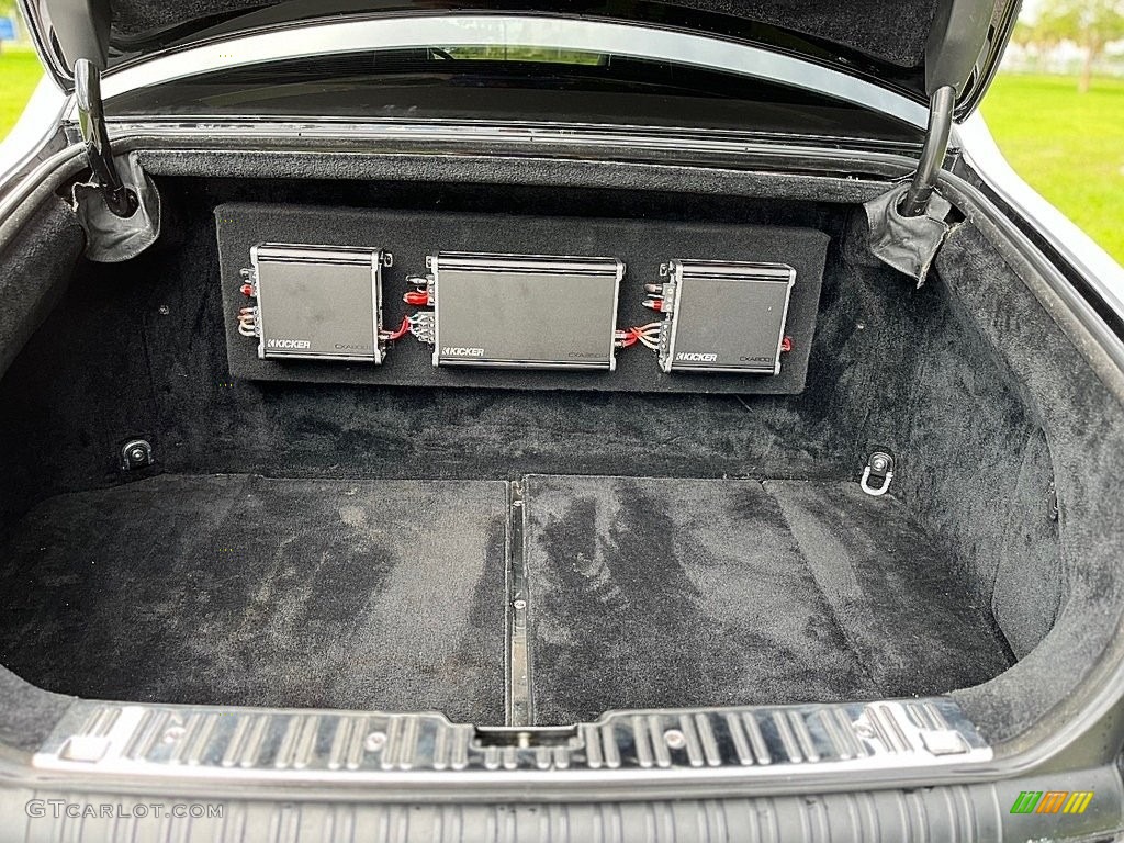 2004 Rolls-Royce Phantom Standard Phantom Model Trunk Photos