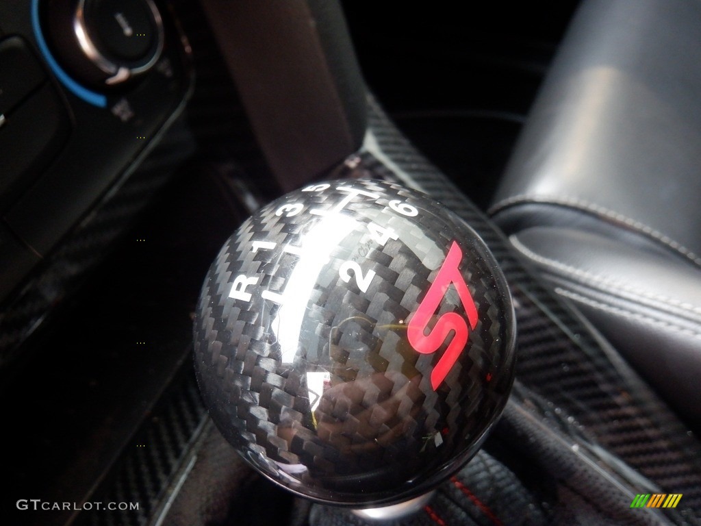 2017 Ford Focus ST Hatch Transmission Photos
