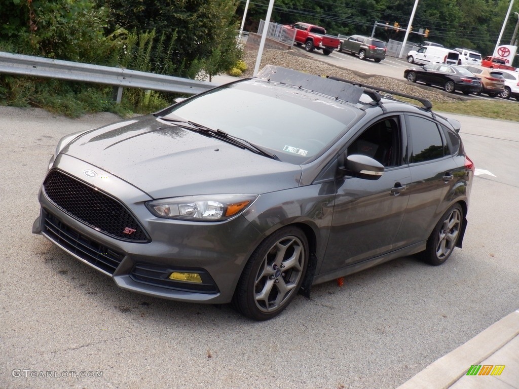 2017 Focus ST Hatch - Magnetic / Charcoal Black photo #13