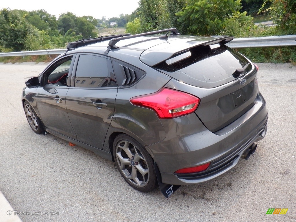 2017 Focus ST Hatch - Magnetic / Charcoal Black photo #15