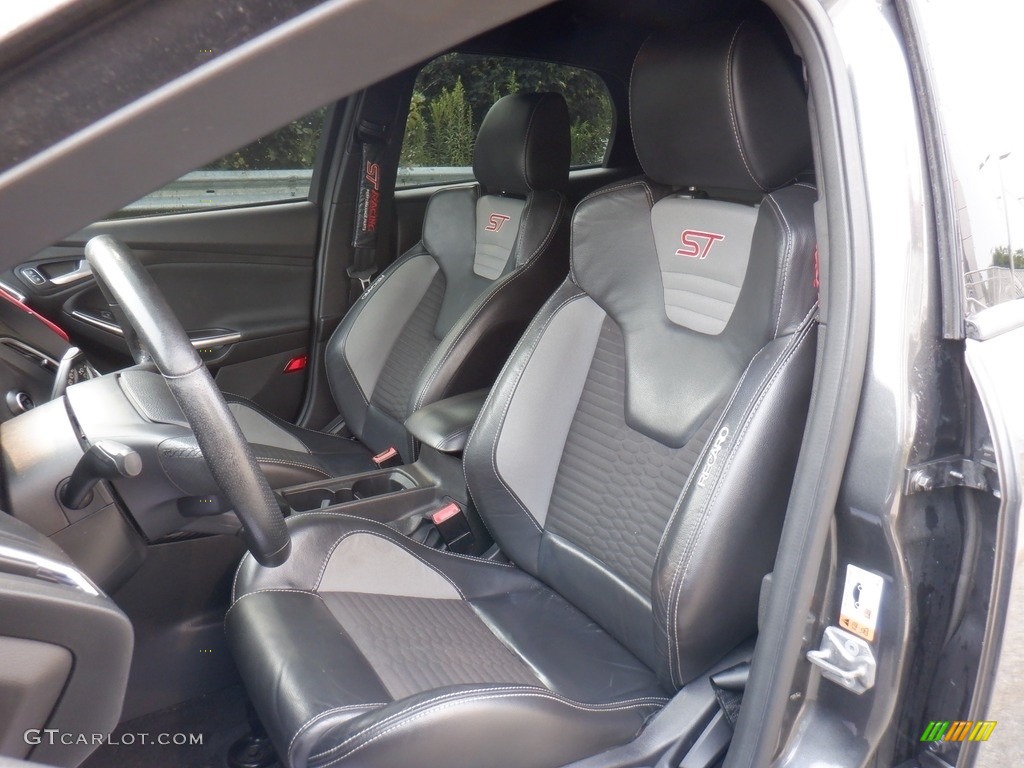 2017 Ford Focus ST Hatch Front Seat Photo #146405811