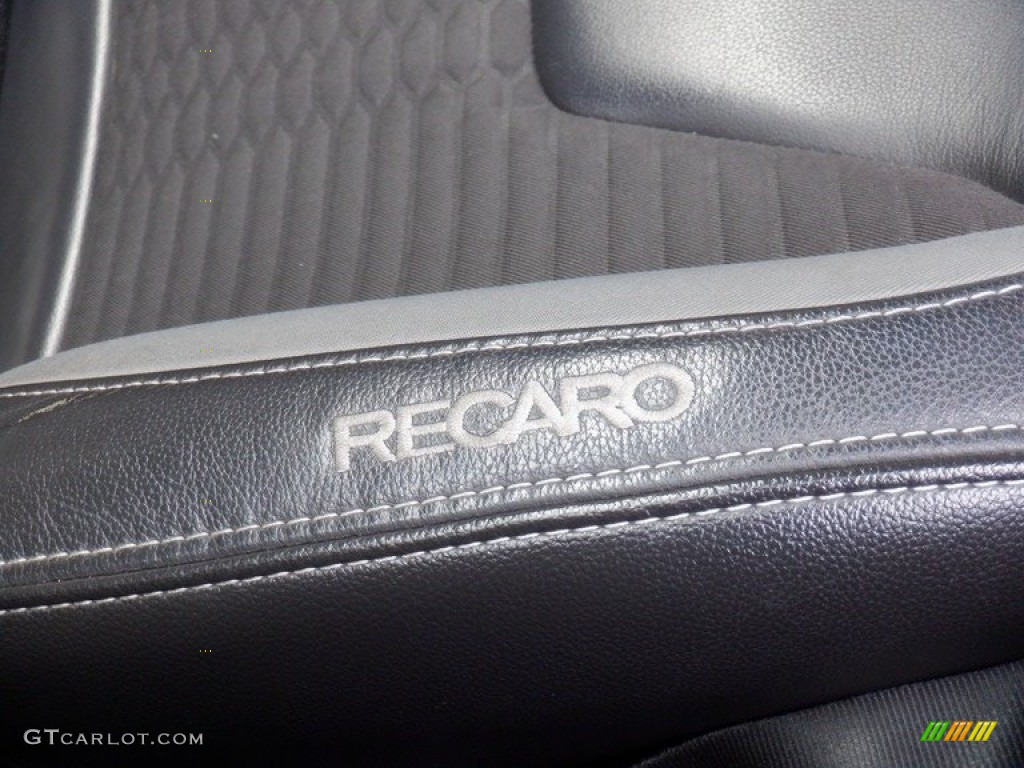 2017 Ford Focus ST Hatch Marks and Logos Photo #146405823