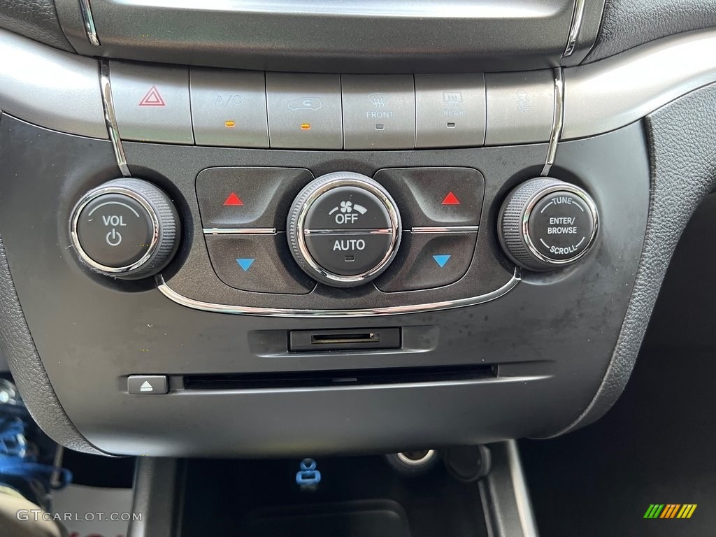 2018 Dodge Journey Crossroad AWD Controls Photos