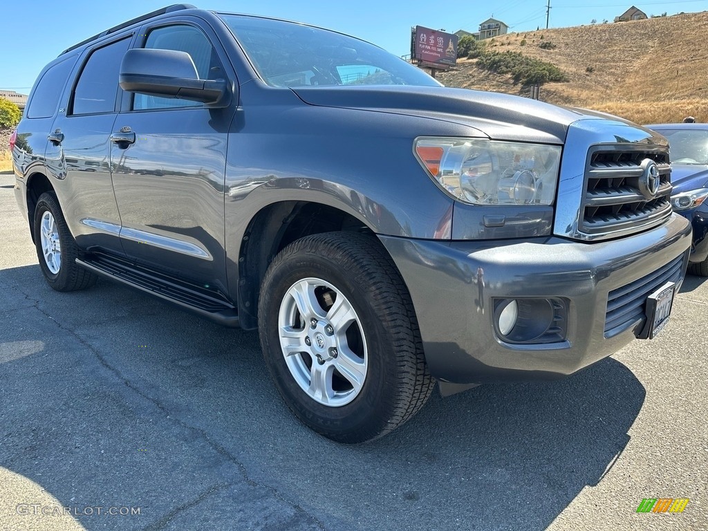 2016 Sequoia SR5 - Magnetic Gray Metallic / Gray photo #1