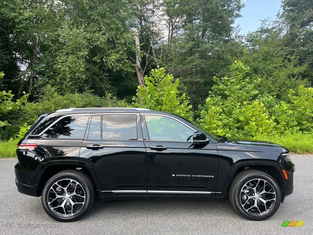 Diamond Black Crystal Pearl 2023 Jeep Grand Cherokee Summit Reserve 4WD Exterior Photo #146407425