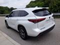 2022 Wind Chill Pearl Toyota Highlander XLE AWD  photo #17