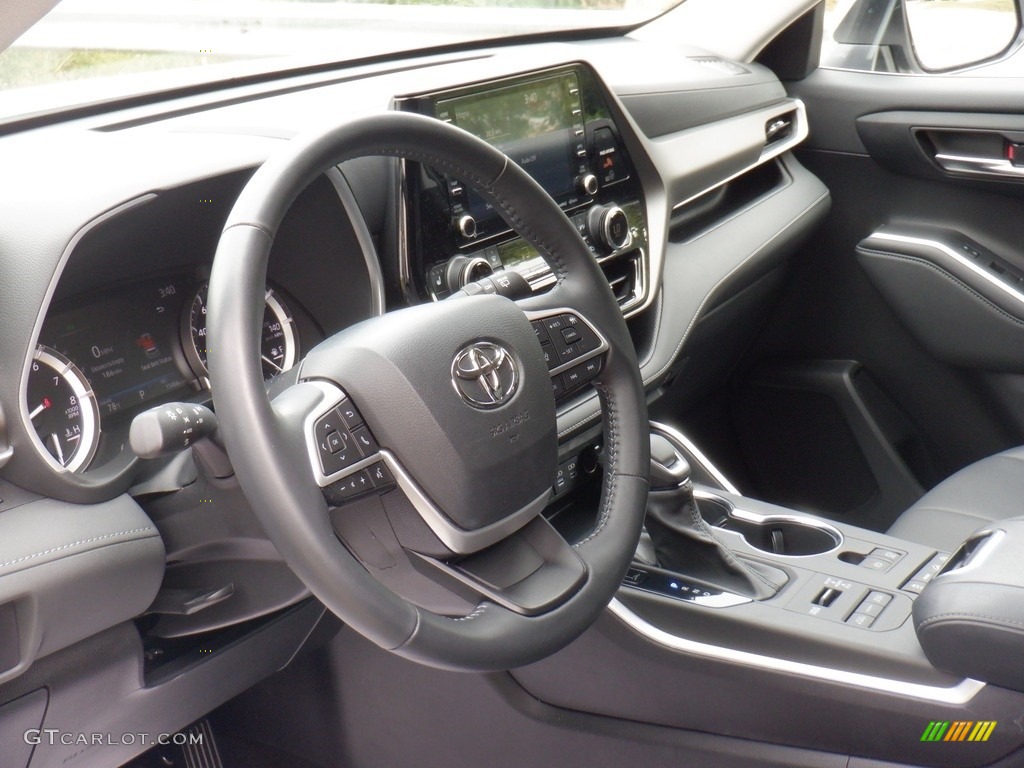 2022 Highlander XLE AWD - Wind Chill Pearl / Black photo #22
