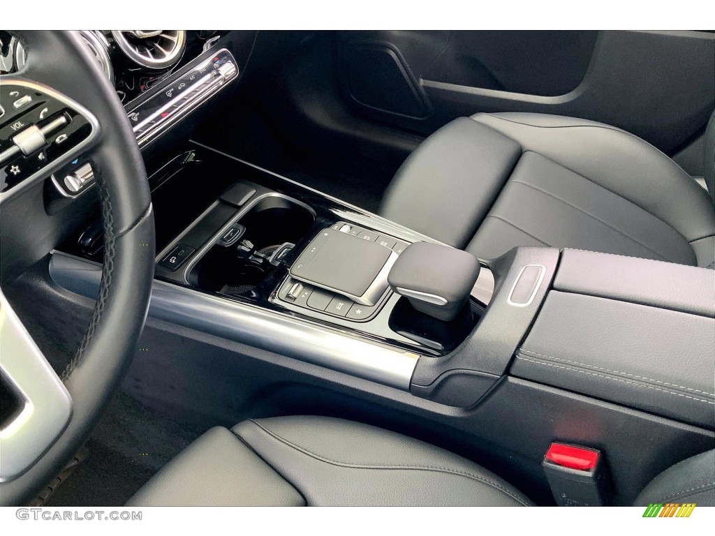 2021 GLA 250 - Mountain Grey Metallic / Black photo #17