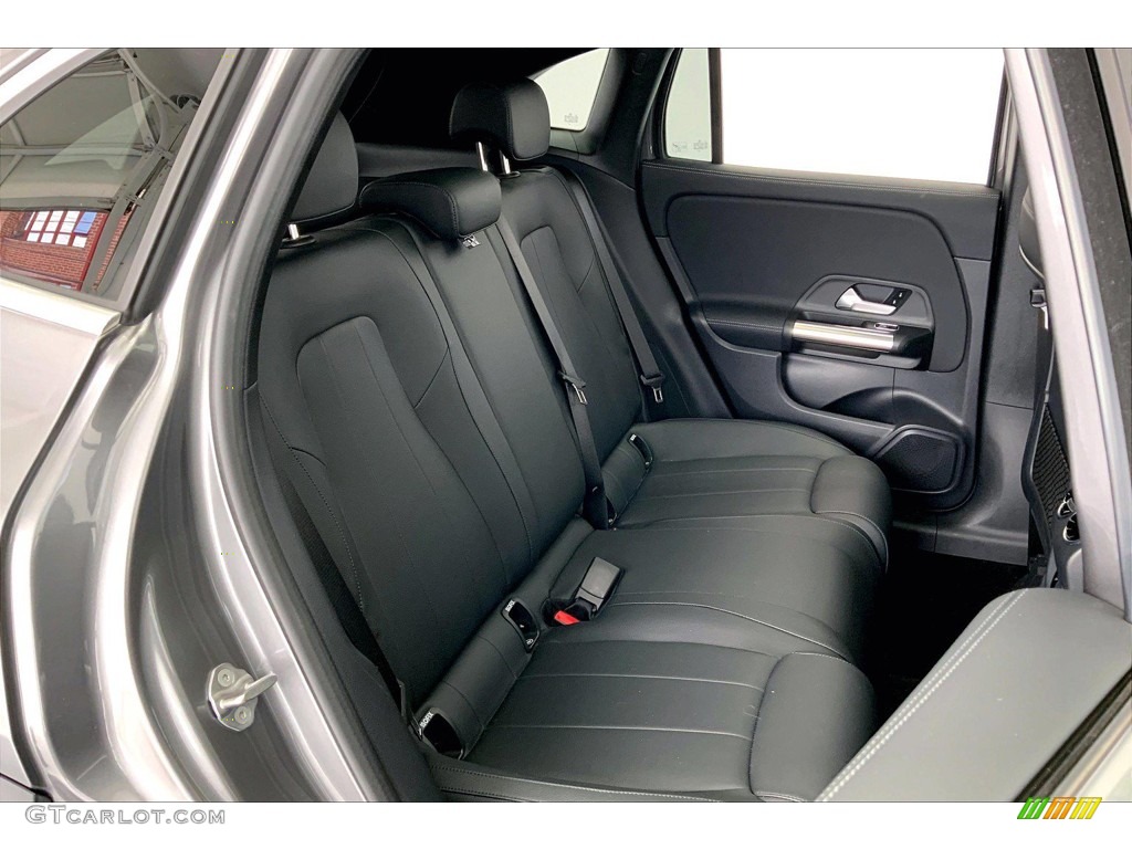 2021 GLA 250 - Mountain Grey Metallic / Black photo #19