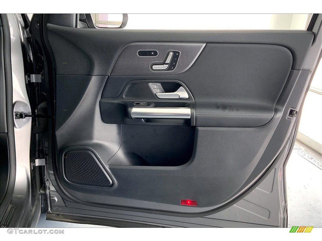 2021 GLA 250 - Mountain Grey Metallic / Black photo #27